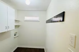 8406 Foxwood Ln, Dallas, TX 75217 - Photo 4