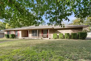 2812 Winfield Dr, Corsicana, TX 75110 - Photo 2