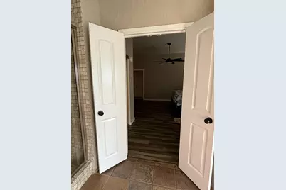 604 Oak Meadow Drive, Grand Prairie, TX 75052 - Photo 10