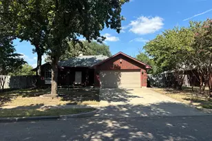 604 Oak Meadow Dr, Grand Prairie, TX 75052 - Photo 1