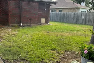 604 Oak Meadow Dr, Grand Prairie, TX 75052 - Photo 22