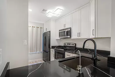 618 W Collins Street, Denton, TX 76201 - Photo 2