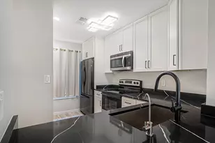 618 W Collins St, Denton, TX 76201 - Photo 2