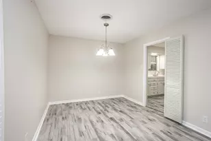 402 Melody Ln, Gainesville, TX 76240 - Photo 6