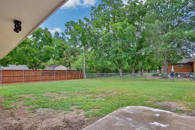 402 Melody Lane, Gainesville, TX 76240 - Photo 36