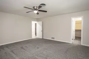 402 Melody Ln, Gainesville, TX 76240 - Photo 32