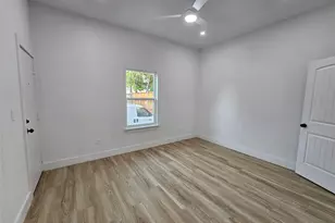 808 W 10th St, Dallas, TX 75208 - Photo 18