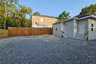 808 W 10th St, Dallas, TX 75208 - Photo 22