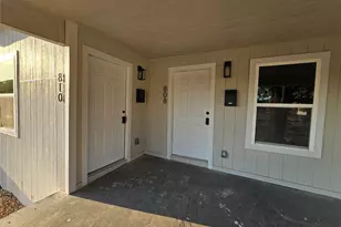 808 W 10th St, Dallas, TX 75208 - Photo 2