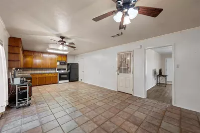 409 Delview Drive, Lacy Lakeview, TX 76705 - Photo 6