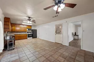 409 Delview Dr, Lacy Lakeview, TX 76705 - Photo 6