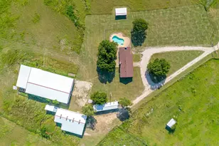 2101 Alsdorf Rd, Ennis, TX 75119 - Photo 2