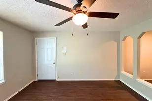 219 Fry St, Denton, TX 76201 - Photo 2