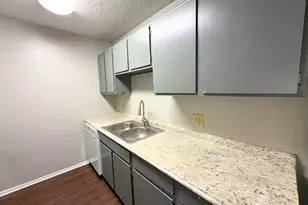 219 Fry St, Denton, TX 76201 - Photo 8