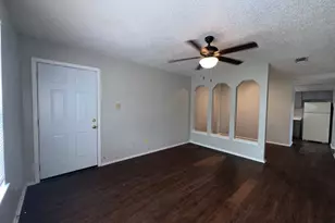 219 Fry St, Denton, TX 76201 - Photo 4