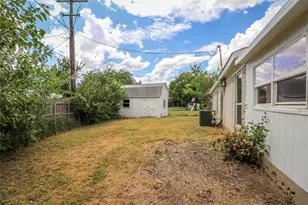 1313 S San Saba St, Grand Prairie, TX 75052 - Photo 20