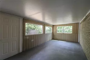 1313 S San Saba St, Grand Prairie, TX 75052 - Photo 16