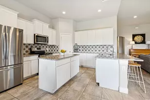 706 Buffalo Creek Dr, Cleburne, TX 76033 - Photo 4