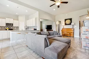 706 Buffalo Creek Dr, Cleburne, TX 76033 - Photo 2