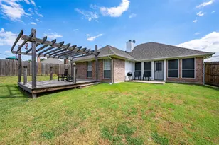 1528 Oak Tree Cir, Weatherford, TX 76086 - Photo 2