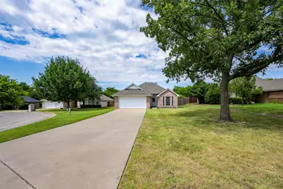 1528 Oak Tree Circle, Weatherford, TX 76086 - Photo 1