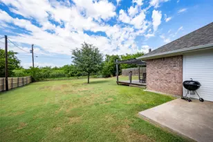 1528 Oak Tree Cir, Weatherford, TX 76086 - Photo 4