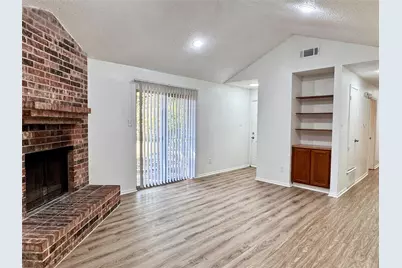 7554 Boxwood Court, Fort Worth, TX 76133 - Photo 4