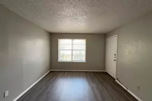 219 Fry St, Denton, TX 76201 - Photo 4