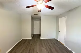 219 Fry St, Denton, TX 76201 - Photo 10