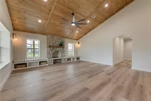 160 Quail Run Ct, Decatur, TX 76234 - Photo 10