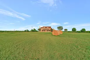 1810 Longbranch Rd, Waxahachie, TX 76065 - Photo 2