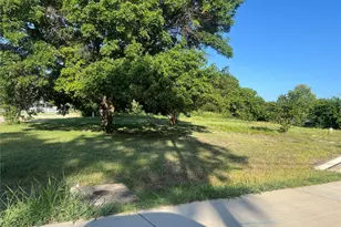 401 N Maxwell Creek Rd, Murphy, TX 75094 - Photo 1