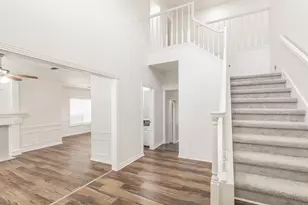 2414 Green Park Dr, Arlington, TX 76017 - Photo 2