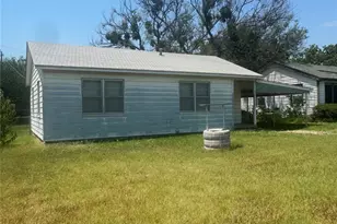 106 Benton St, Nocona, TX 76255 - Photo 1