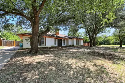 2304 Royal Acres Drive, Denton, TX 76209 - Photo 2