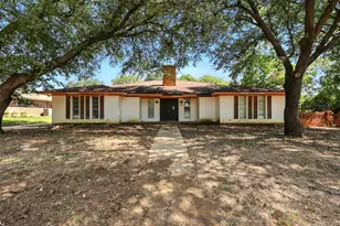 2304 Royal Acres Dr, Denton, TX 76209 - Photo 1