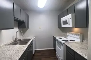 219 Fry St, Denton, TX 76201 - Photo 8