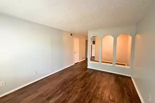219 Fry St, Denton, TX 76201 - Photo 2
