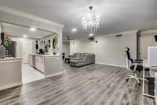 552 E Avenue J, Grand Prairie, TX 75050 - Photo 2