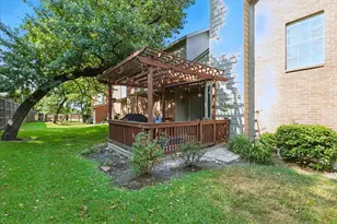 1463 Meadowood Village Dr, Fort Worth, TX 76120 - Photo 16