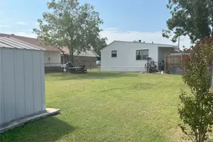 407 W Maple St, Celina, TX 75009 - Photo 20