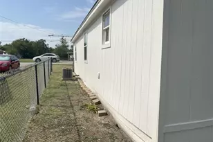 407 W Maple St, Celina, TX 75009 - Photo 24