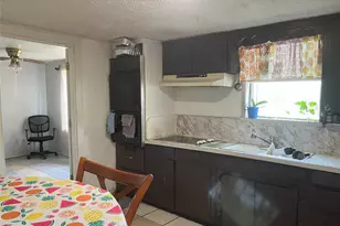 407 W Maple St, Celina, TX 75009 - Photo 10