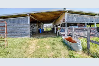 1041 County Road 310A, Cleburne, TX 76031 - Photo 14