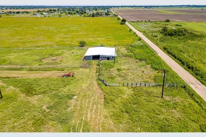 1041 County Road 310A, Cleburne, TX 76031 - Photo 12