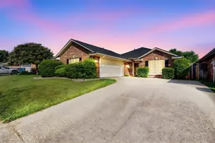 709 Azalea Trail, Waxahachie, TX 75165 - Photo 2