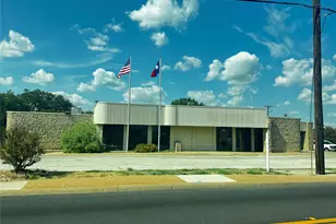 702 W Pearl St, Granbury, TX 76048 - Photo 1