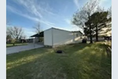 608 N Browning Street, Seymour, TX 76380 - Photo 2