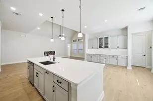 1016 Sunflower St, Crowley, TX 76036 - Photo 14