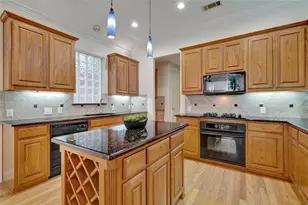 2312 Canyon Creek Dr, McKinney, TX 75072 - Photo 12